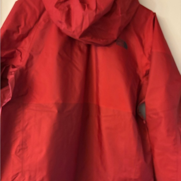 The North Face GORE TEX Red Raincoat - Picture 15 of 15